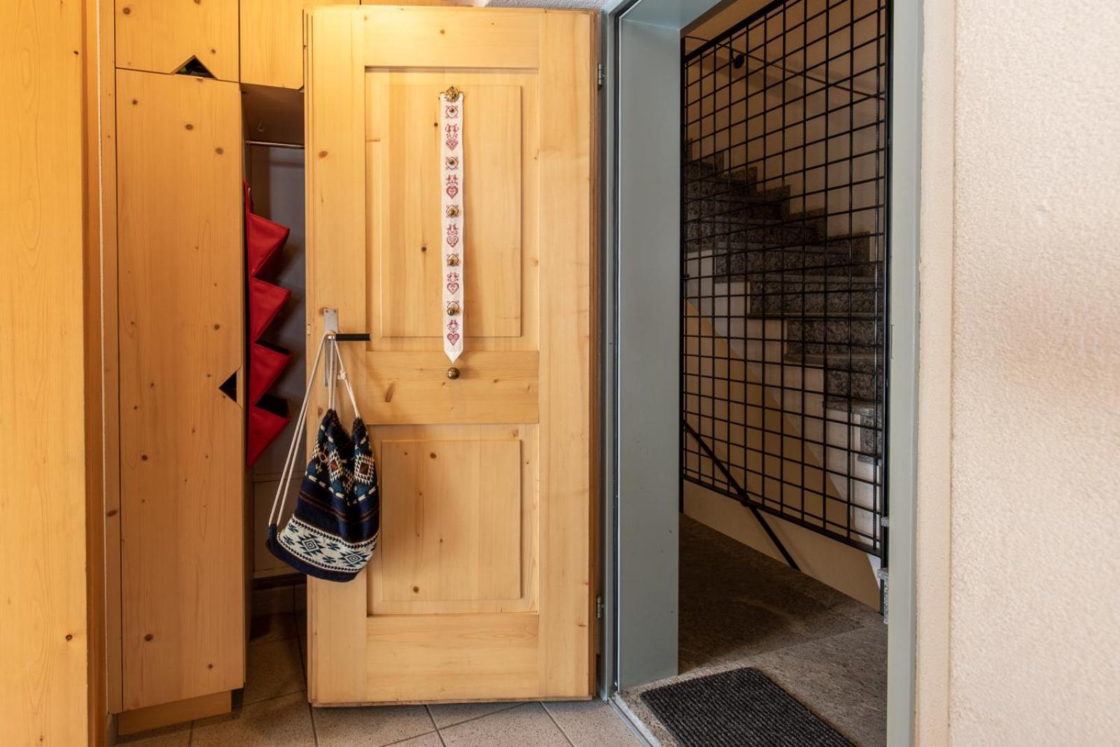 Ferienwohnung Chasa Tredeschin Scuol Exterior foto
